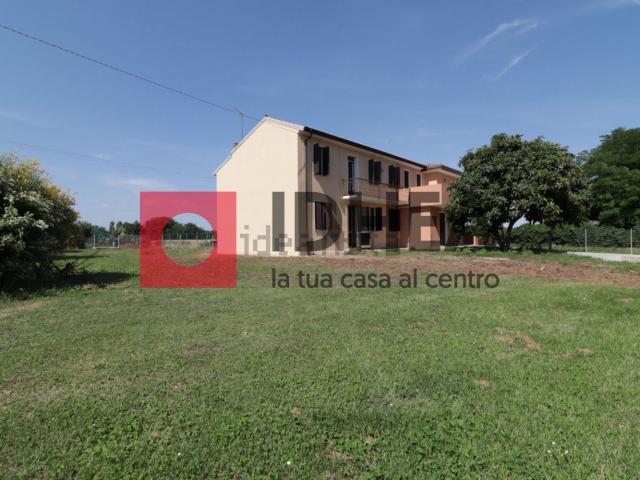 Villetta bifamiliare in vendita di 170 m² in Via Geron Don Giuseppe