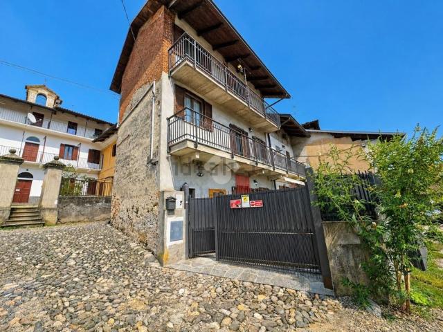 Villetta bifamiliare in vendita di 170 m² in Via Luciano Debernardi, 41
