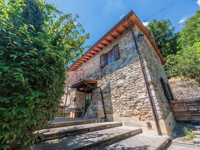 Villetta bifamiliare in vendita di 170 m² in Via Marco da Galliano