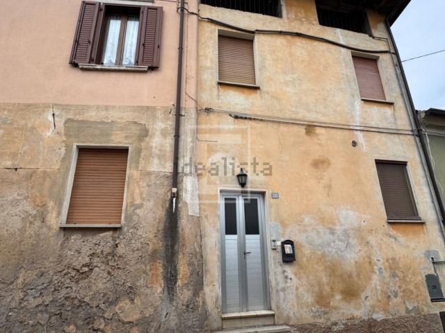 Villetta bifamiliare in vendita di 170 m² in Via Mazzini, 56