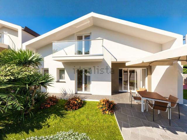 Villetta bifamiliare in vendita di 170 m² in Via Milanese