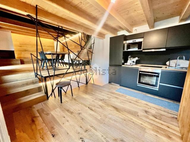 Villetta bifamiliare in vendita di 170 m² in Via Monte Coleazzo, 22