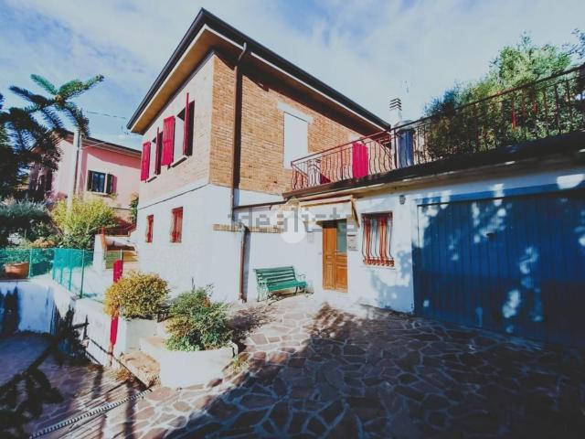 Villetta bifamiliare in vendita di 170 m² in Via Montegelli Mellino, 30