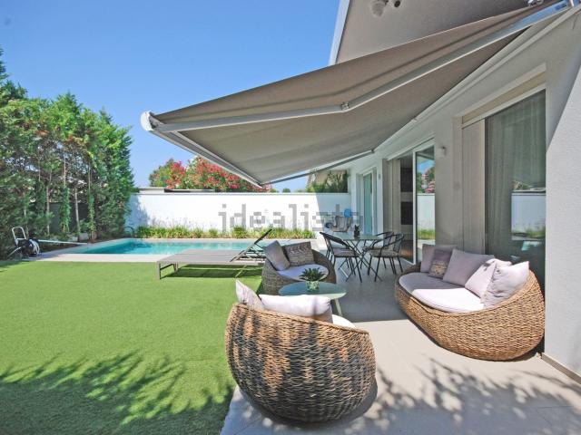Villetta bifamiliare in vendita di 170 m² in Via Nereo Rocco, 37