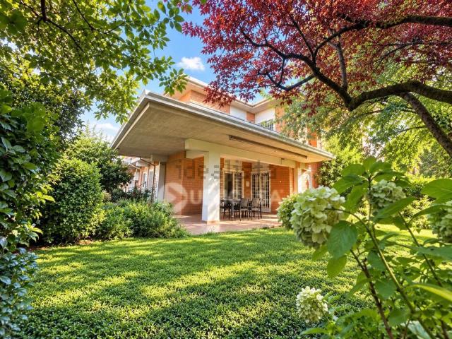 Villetta bifamiliare in vendita di 170 m² in Via Po