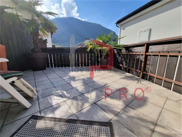 Villetta bifamiliare in vendita di 170 m² in Via Rencio