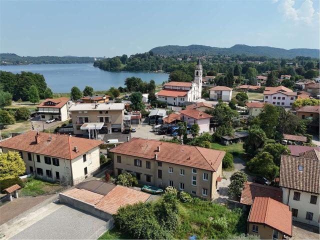 Villetta bifamiliare in vendita di 170 m² in Via Rimembranze, 61