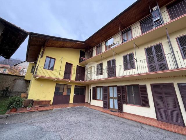 Villetta bifamiliare in vendita di 170 m² in Via Roma, 43