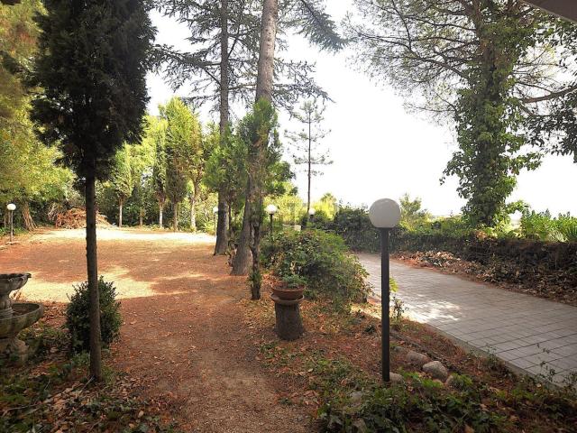 Villetta bifamiliare in vendita di 170 m² in Via Santa Lucia