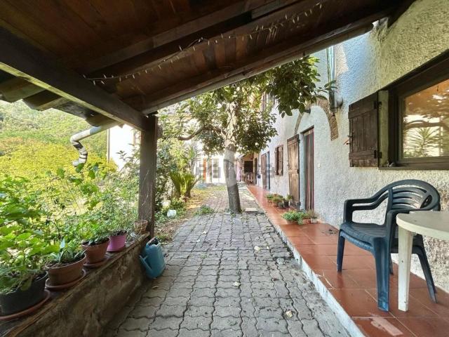 Villetta bifamiliare in vendita di 170 m² in Via San Bartolomeo del Bosco, 107
