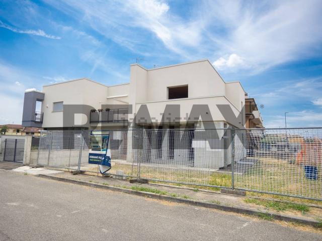 Villetta bifamiliare in vendita di 170 m² in Via Dott. E. Lambrini
