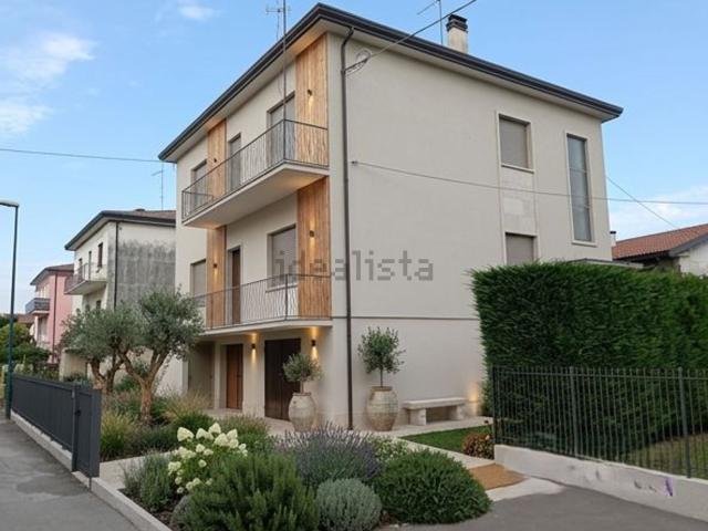 Villetta bifamiliare in vendita di 170 m²