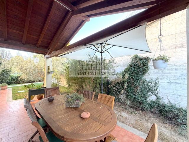 Villetta bifamiliare in vendita di 170 m²