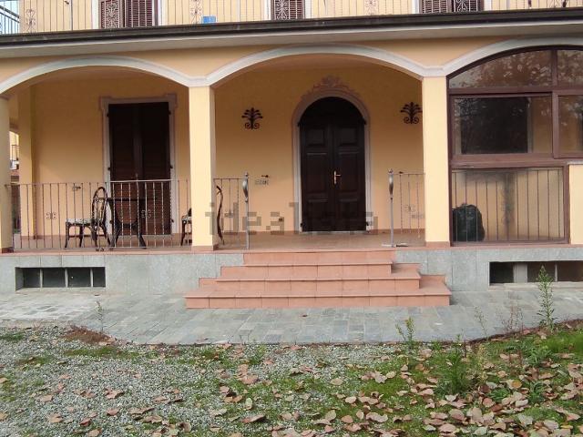 Villetta bifamiliare in vendita di 171 m² in Via Tortona