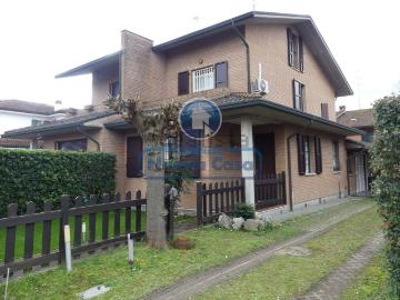 Villetta bifamiliare in vendita di 171 m² in Via Umberto Saba, 10