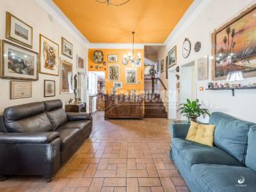 Villetta bifamiliare in vendita di 171 m² in Via Battocchio, 1