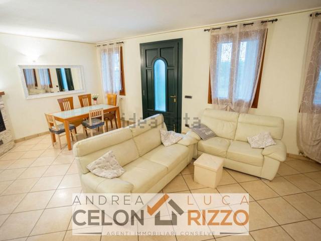 Villetta bifamiliare in vendita di 171 m² in Via Campagnon, 20