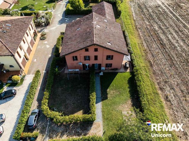 Villetta bifamiliare in vendita di 171 m² in Via Canale, 53