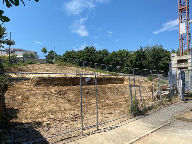 Villetta bifamiliare in vendita di 171 m² in Via Monte Poggio, 1