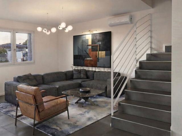 Villetta bifamiliare in vendita di 171 m² in Via Pietro Amadio del Toso