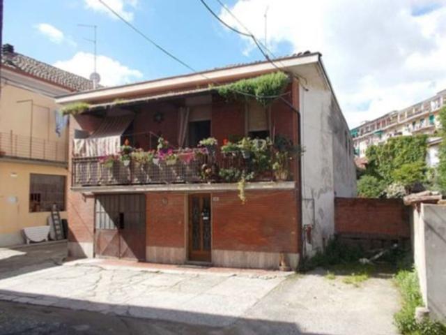 Villetta bifamiliare in vendita di 171 m² in Via Roma, 44