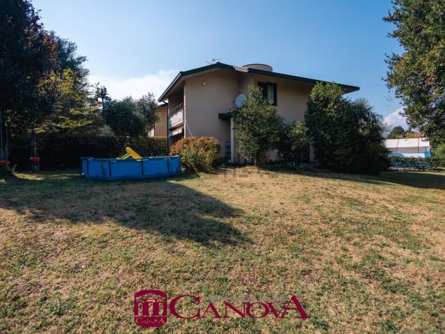 Villetta bifamiliare in vendita di 171 m²