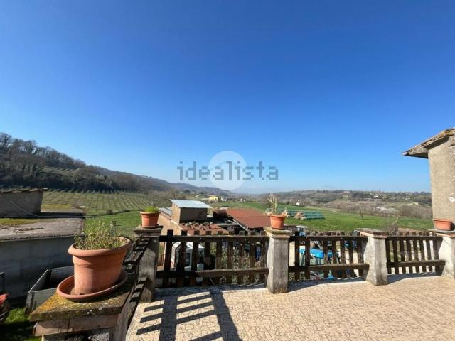 Villetta bifamiliare in vendita di 172 m² in Contrada Casino Ferrara, 52