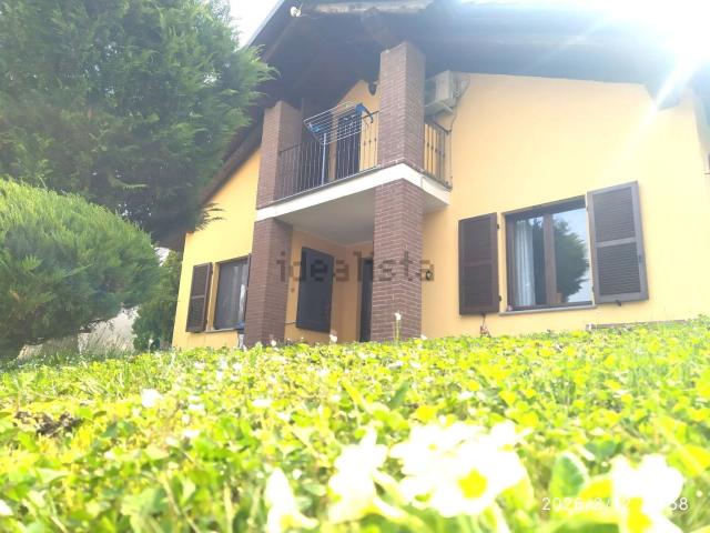 Villetta bifamiliare in vendita di 172 m² in Strada Marentino, 23