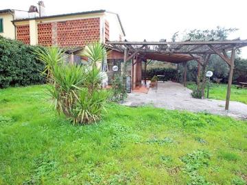 Villetta bifamiliare in vendita di 172 m² in Via della Chiesa di Gragnano