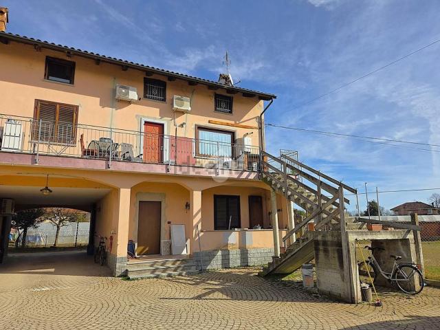 Villetta bifamiliare in vendita di 177 m² in Via Tetti Giro, 94