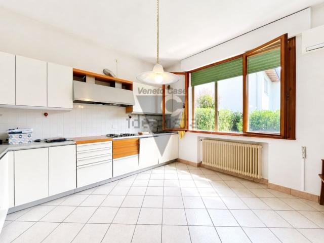 Villetta bifamiliare in vendita di 177 m² in Via degli Orti