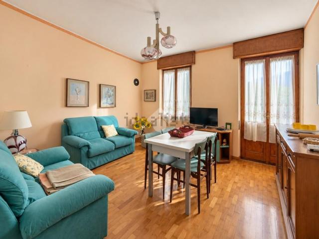 Villetta bifamiliare in vendita di 177 m² in Via Grande, 43