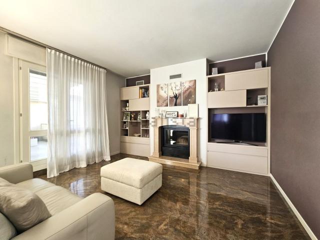 Villetta bifamiliare in vendita di 177 m² in Via G. Marconi, 1