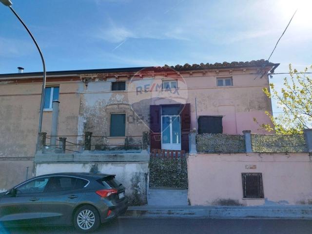 Villetta bifamiliare in vendita di 174 m² in Località Piano Fonti, 135