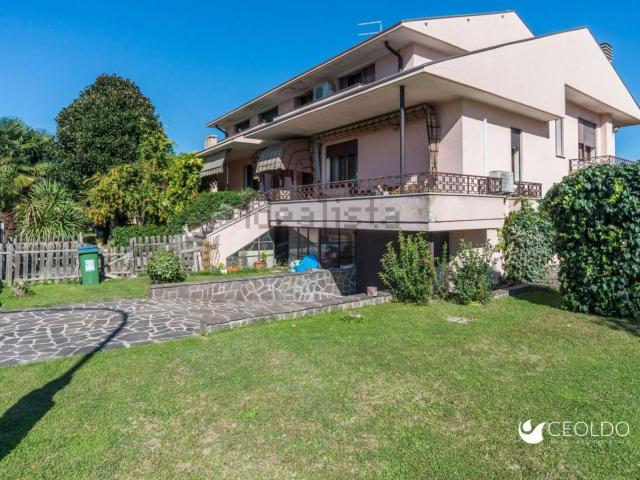 Villetta bifamiliare in vendita di 174 m² in Via Torino