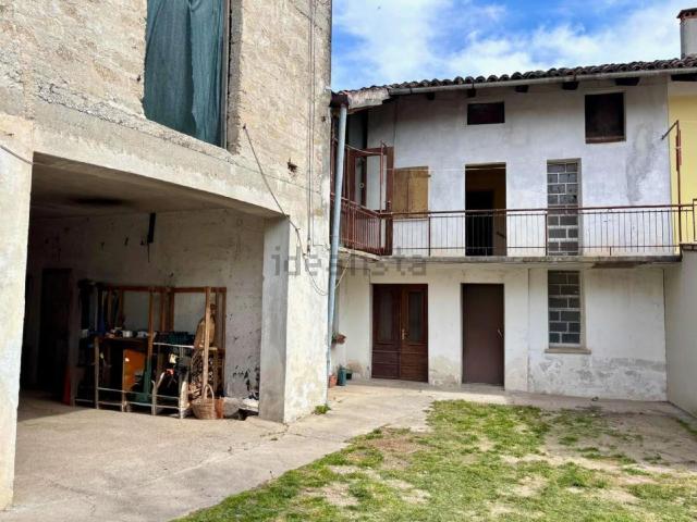 Villetta bifamiliare in vendita di 174 m² in Via del Commercio, 8
