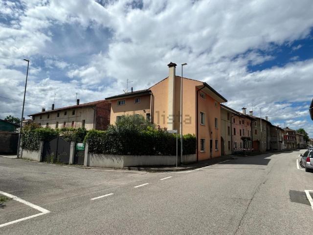 Villetta bifamiliare in vendita di 174 m² in Via San Cecilia, 7