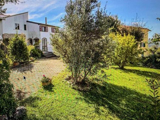 Villetta bifamiliare in vendita di 174 m²