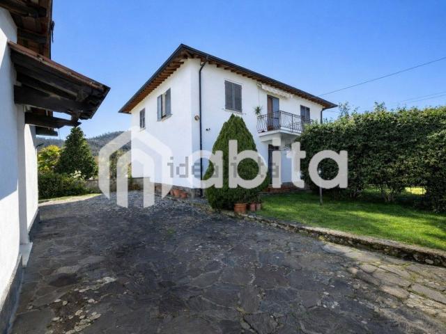 Villetta bifamiliare in vendita di 175 m² in Strada Provinciale 14