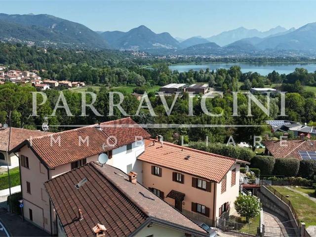 Villetta bifamiliare in vendita di 175 m² in Via dei Ciliegi