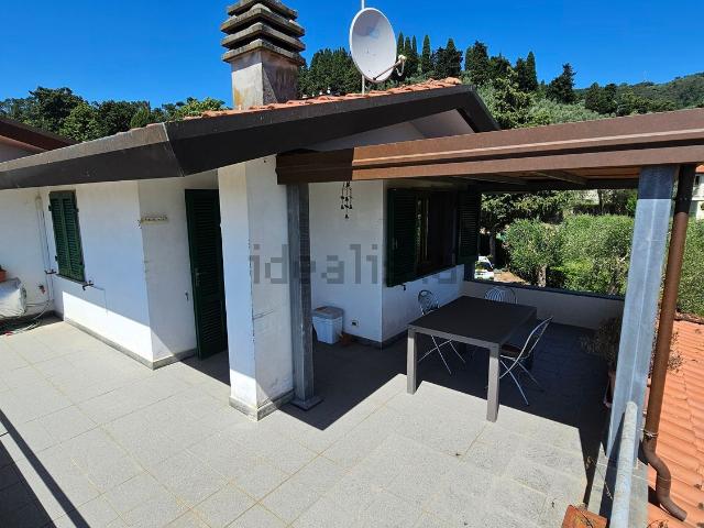 Villetta bifamiliare in vendita di 175 m² in Via delle Terrazze