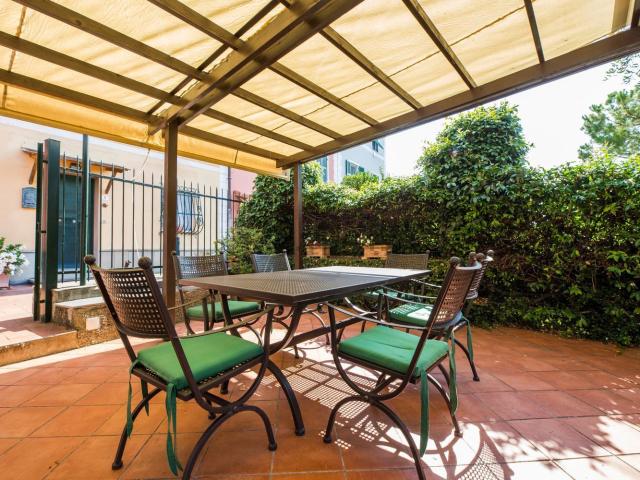 Villetta bifamiliare in vendita di 175 m² in Via Erze, 2