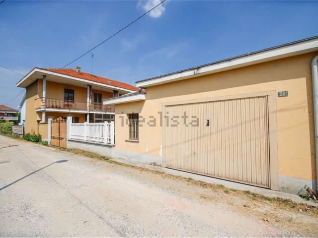 Villetta bifamiliare in vendita di 175 m² in Via Fiume, 26