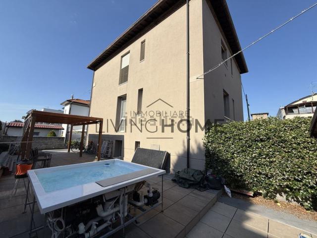 Villetta bifamiliare in vendita di 175 m² in Via Forlimpopoli, 51