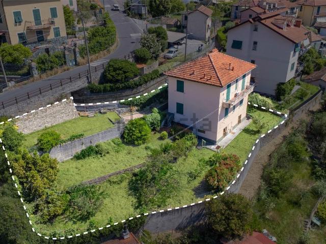 Villetta bifamiliare in vendita di 175 m² in Via Giovanni Trossarelli, 32