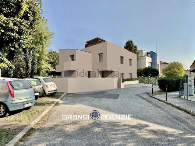 Villetta bifamiliare in vendita di 175 m² in Via Isonzo