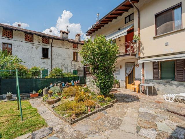 Villetta bifamiliare in vendita di 175 m² in Via la Ca