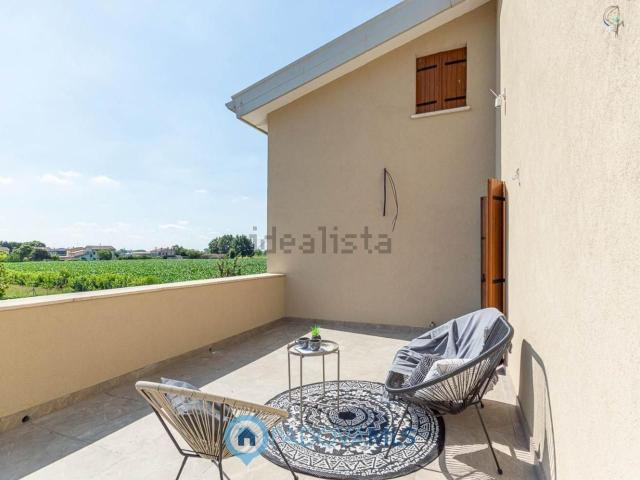 Villetta bifamiliare in vendita di 175 m² in Via Monte Grappa, 15