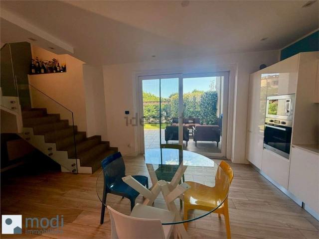 Villetta bifamiliare in vendita di 175 m² in Via Molino, 4