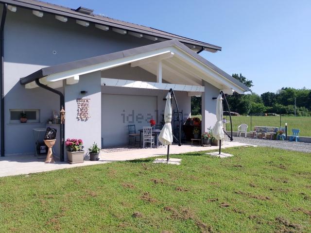 Villetta bifamiliare in vendita di 175 m² in Via Paolo Borsellino, 6